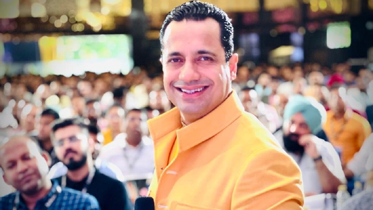 कार्यक्रम में शामिल डॉ विवेक बिंद्रा 