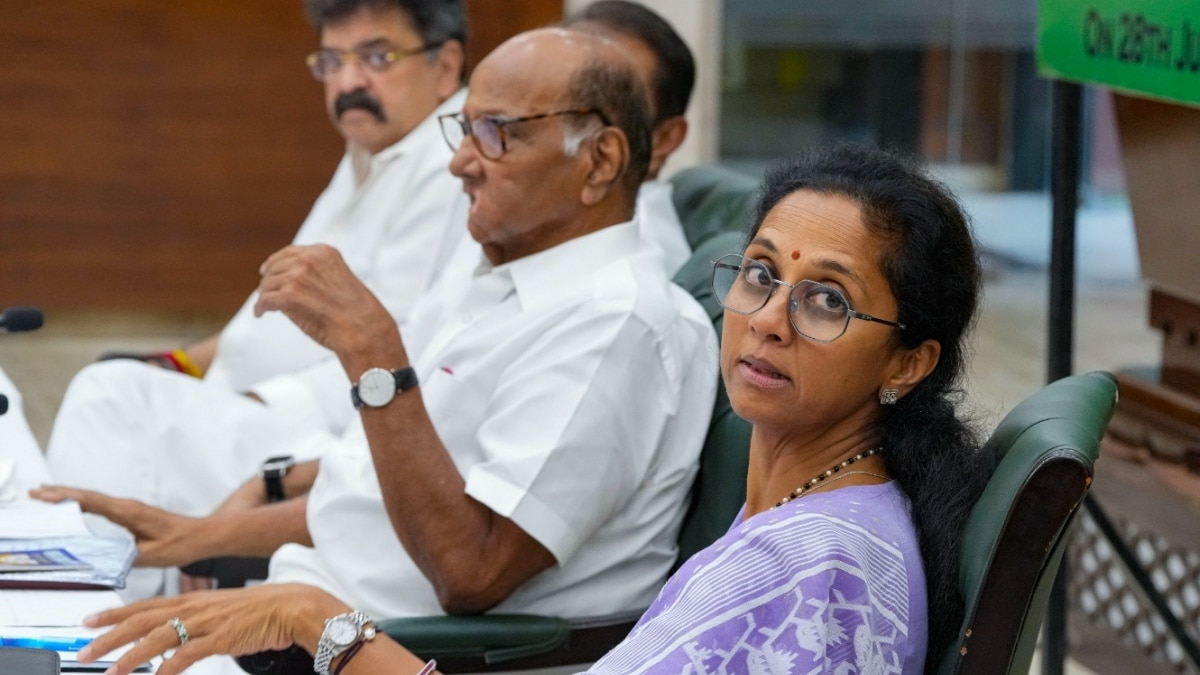 एनसीपी में बगावत के बीच भरवाए जा रहे वफादारी के शपथपत्र