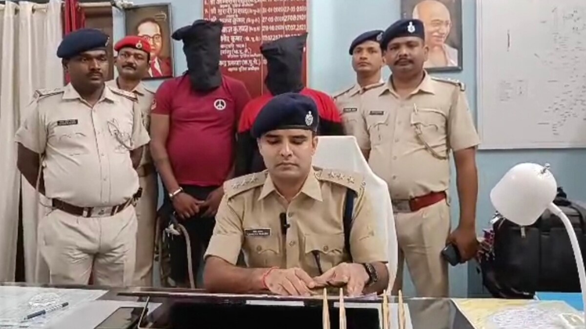 पुलिस की गिरफ्त में आरोपी.