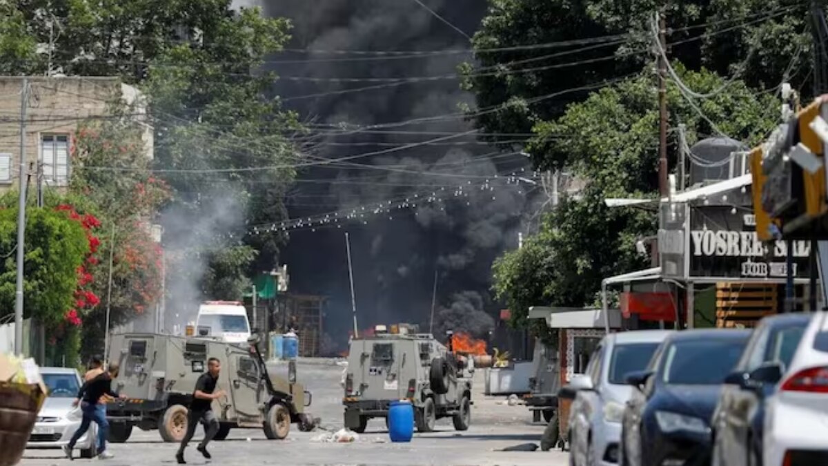 जेनिन शहर पर इजरायली सेना का हमला (फोटो- Reuters)