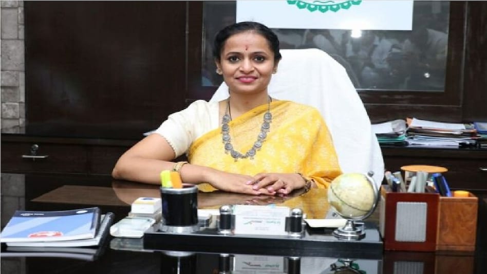 छत्तीसगढ़: ED की तीन दिन की रिमांड पर IAS रानू साहू, शुक्रवार को हुई थी गिरफ्तारी - IAS Ranu Sahu on ED remand for three days lclg - AajTak