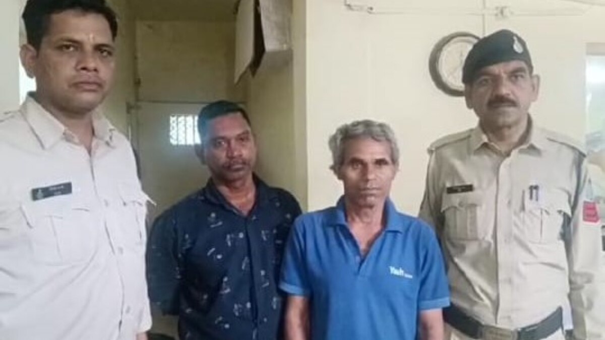 पुलिस की गिरफ्त में आरोपी.