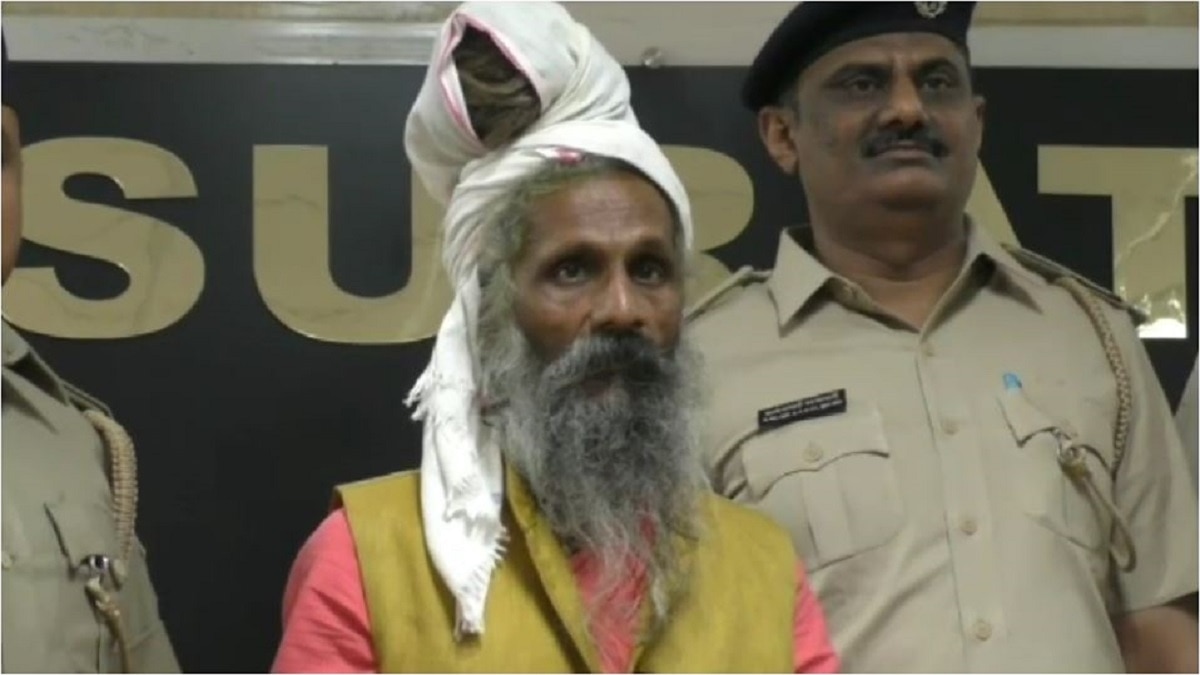 पुलिस गिरफ्त में आरोपी.