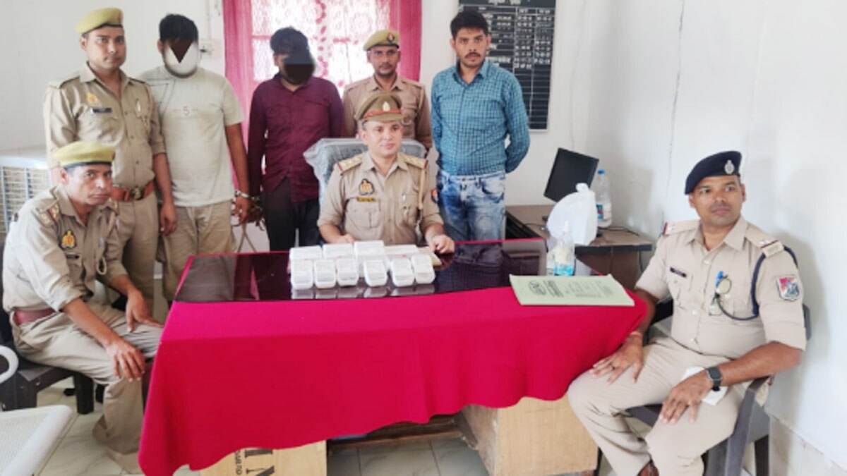 AC कोच में लूटपाट करने वाले दो आरोपी गिरफ्तार 