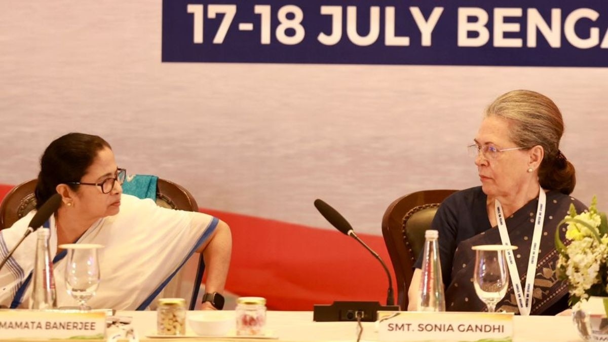 विपक्ष का मेगा शो: सोनिया गांधी और ममता बनर्जी की दो साल बाद मुलाकात, दिखी खास केमिस्ट्री, जानिए क्या हुई बात