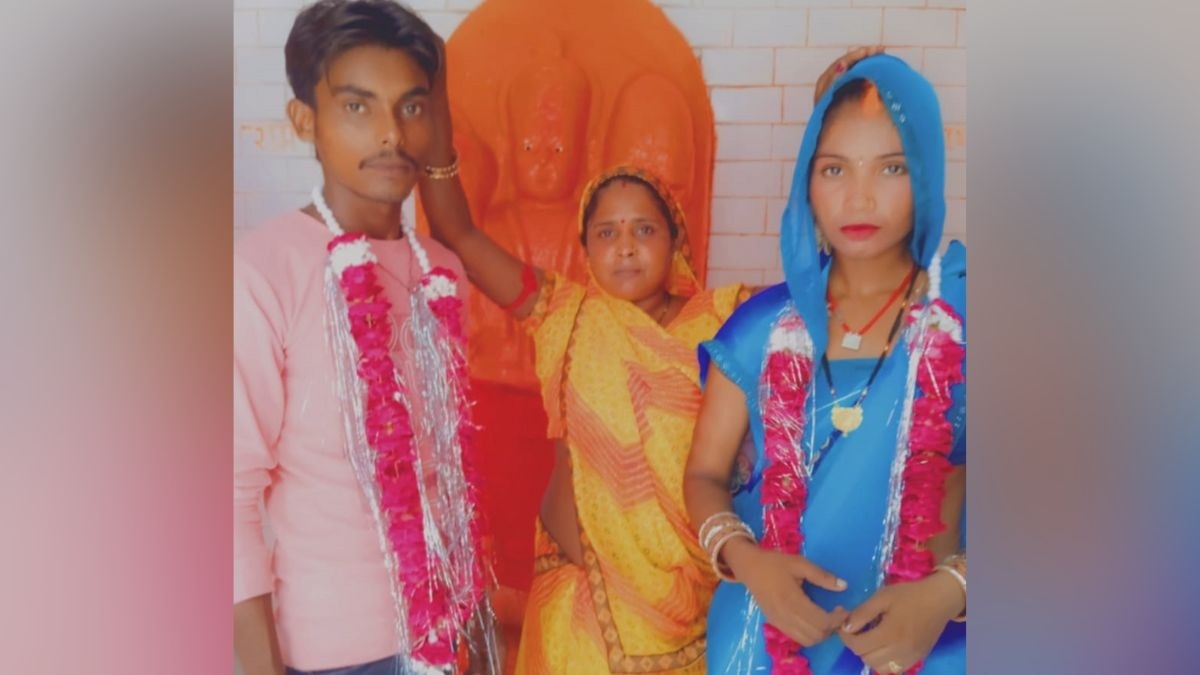 मंदिर में शबाना ने रजनी बनकर की शादी. 