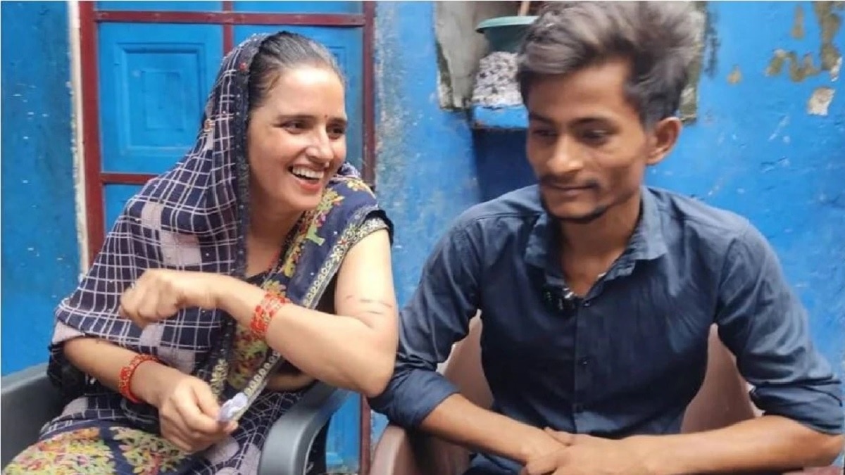 सीमा हैदर के खिलाफ देवबंद से उठी आवाज, उलेमा ने कहा- इस औरत को मुसलमान नहीं मानता... - Seema Haider pakistani woman and sachin love story Deoband Ulema statement lclp - AajTak