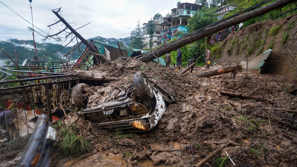 उत्तराखंड में भारी बारिश से छह लोगों की मौत हो गई है