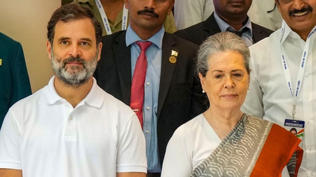 बेंगलुरु की बैठक में सोनिया और राहुल गांधी