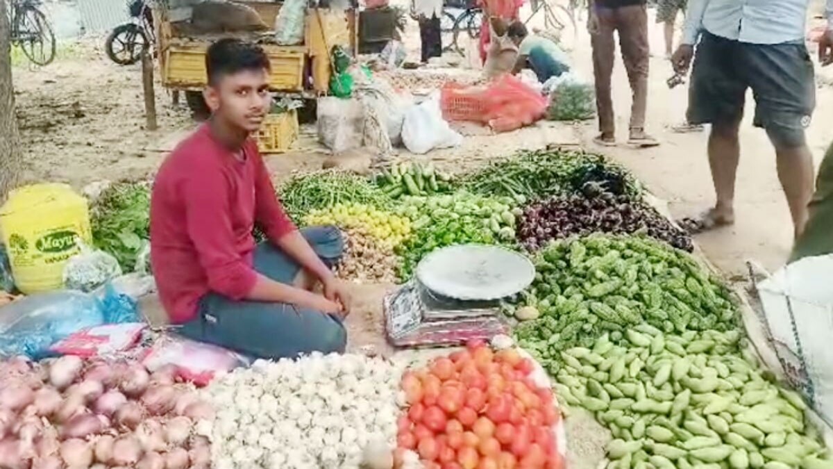 टमाटर, अदरक और मिर्च हुई चोरी 