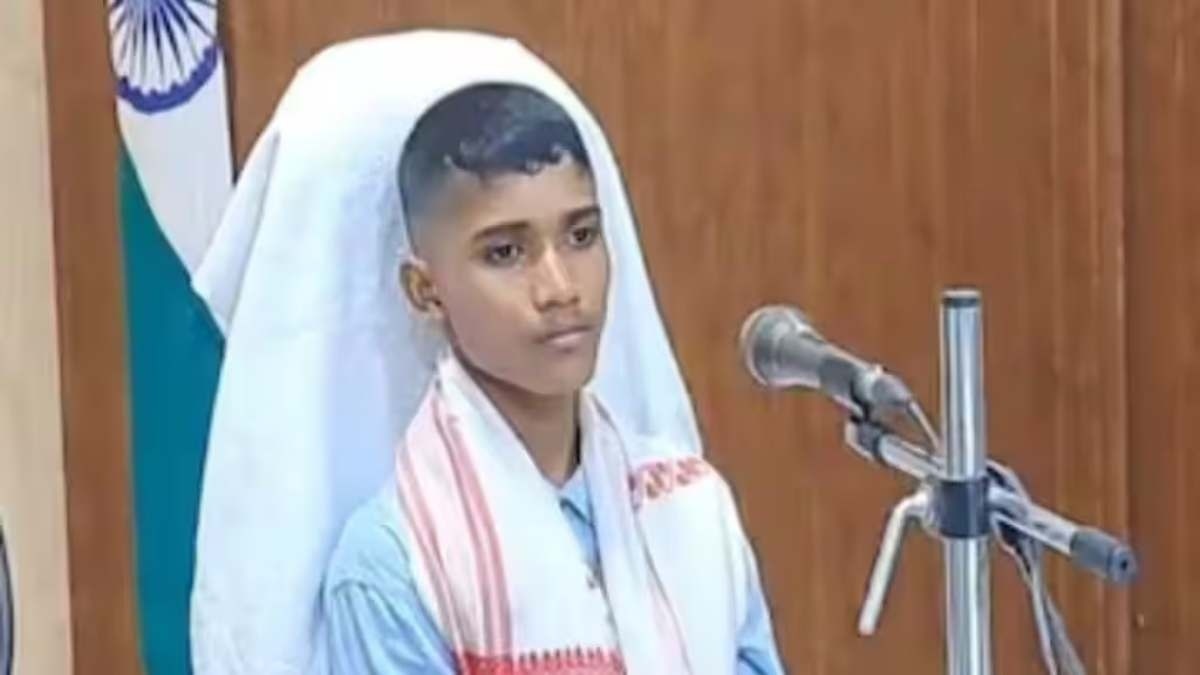 टी-गार्डन से 10वीं का छात्र बना एक दिन का डिस्ट्रिक्ट कमिश्नर, किया ये काम