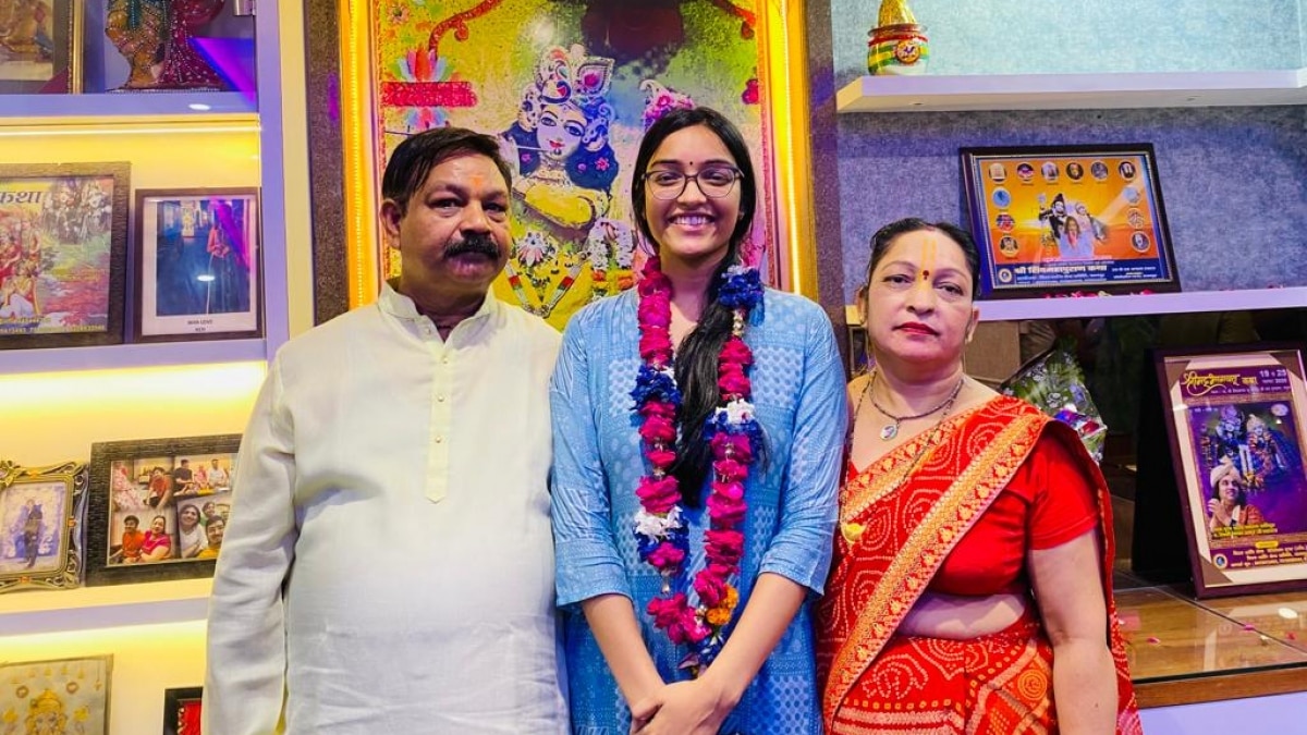 कानपुर की निशी गुप्ता बनीं टॉपर (439246)