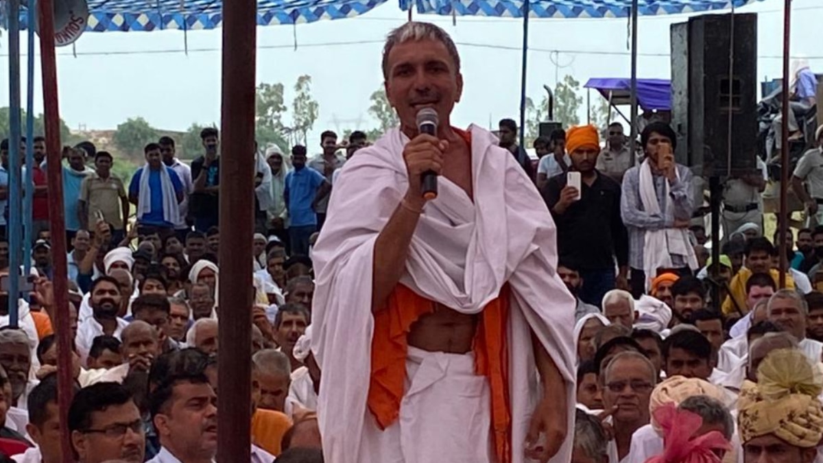 हरियाणा के पलवल-नूंह बॉर्डर हिंदू महापंचायत आयोजित की गई है.