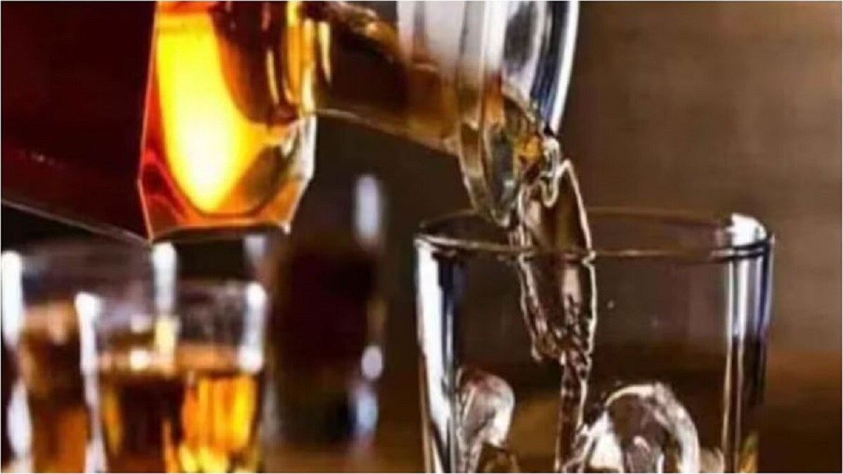 'बेटा हुआ है, दारू पार्टी दो...', इनकार करने पर चार दबंगों ने युवक को घसीट-घसीटकर पीटा, ले ली जान