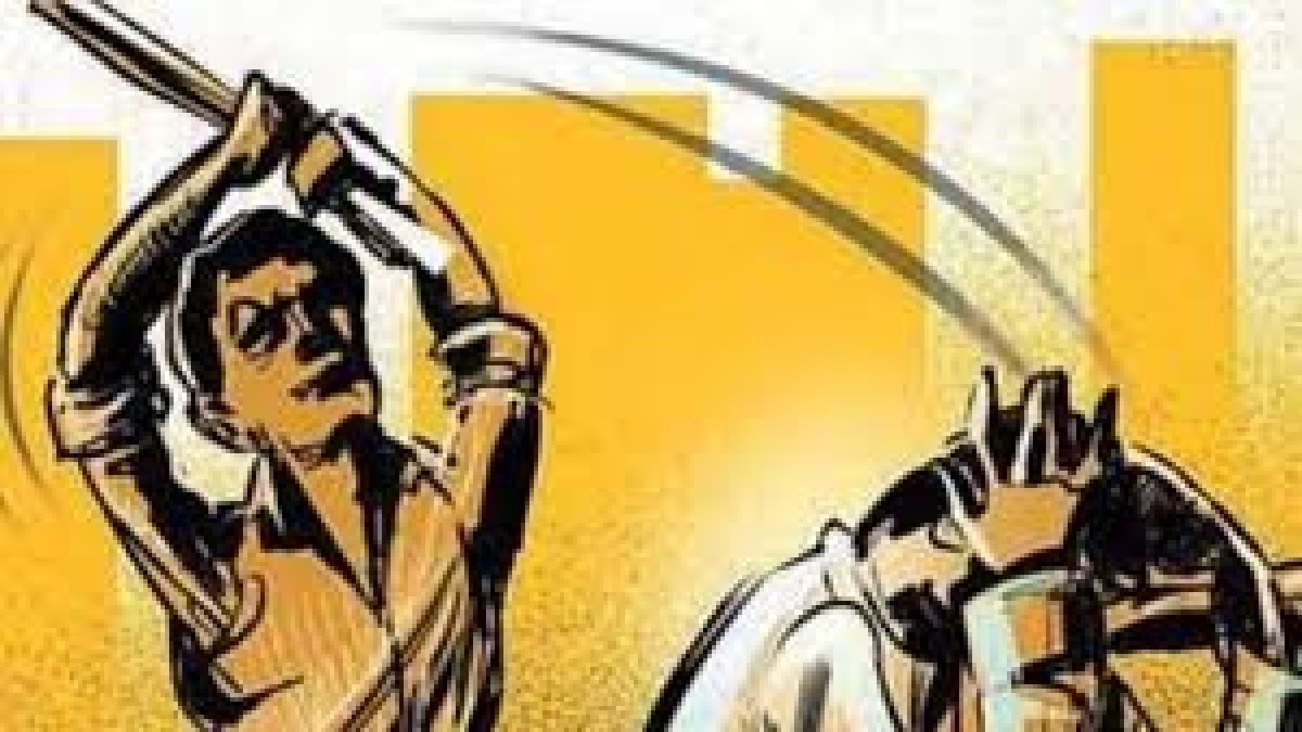 रजिस्टार से हुई मारपीट