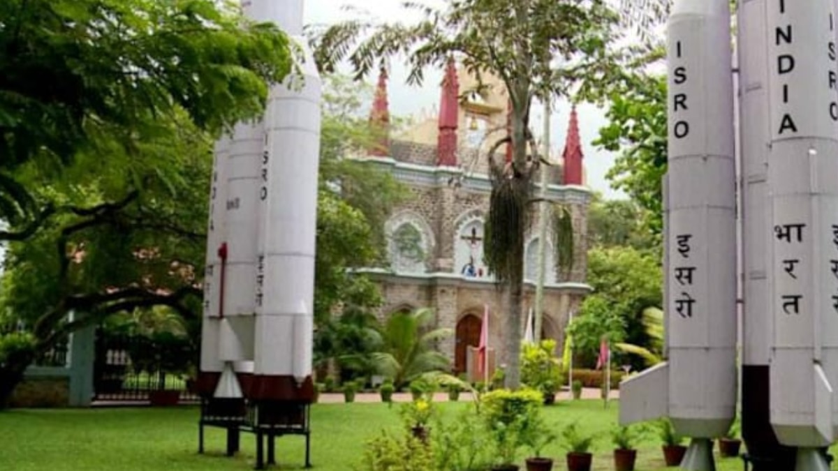 विक्रम साराभाई स्पेस सेंटर, जो चर्च और आसपास की जमीन पर बनाया गया है