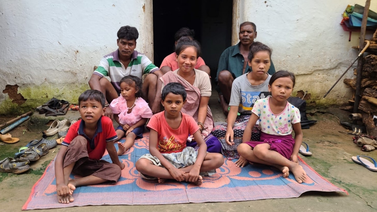 झारखंड के सिमडेगा का रहने वाला है परिवार 