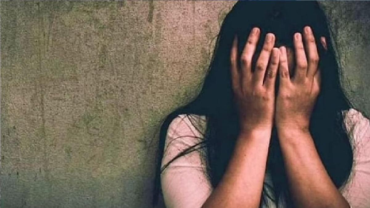 दिल्ली सरकार के महिला एवं बाल विकास विभाग में तैनात डिप्टी डायरेक्टर पर रेप का केस दर्ज 