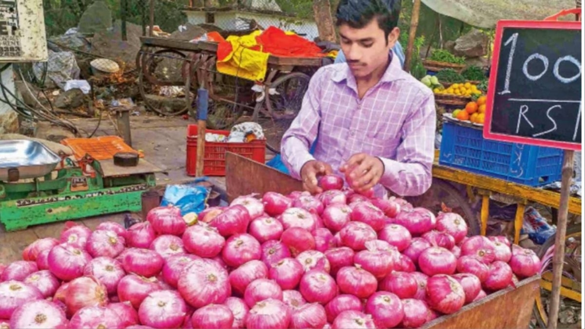 Onion Price Hike: दुनिया में सबसे ज्यादा उत्पादन भारत में, फिर क्यों बढ़ रहे हैं प्याज के दाम?