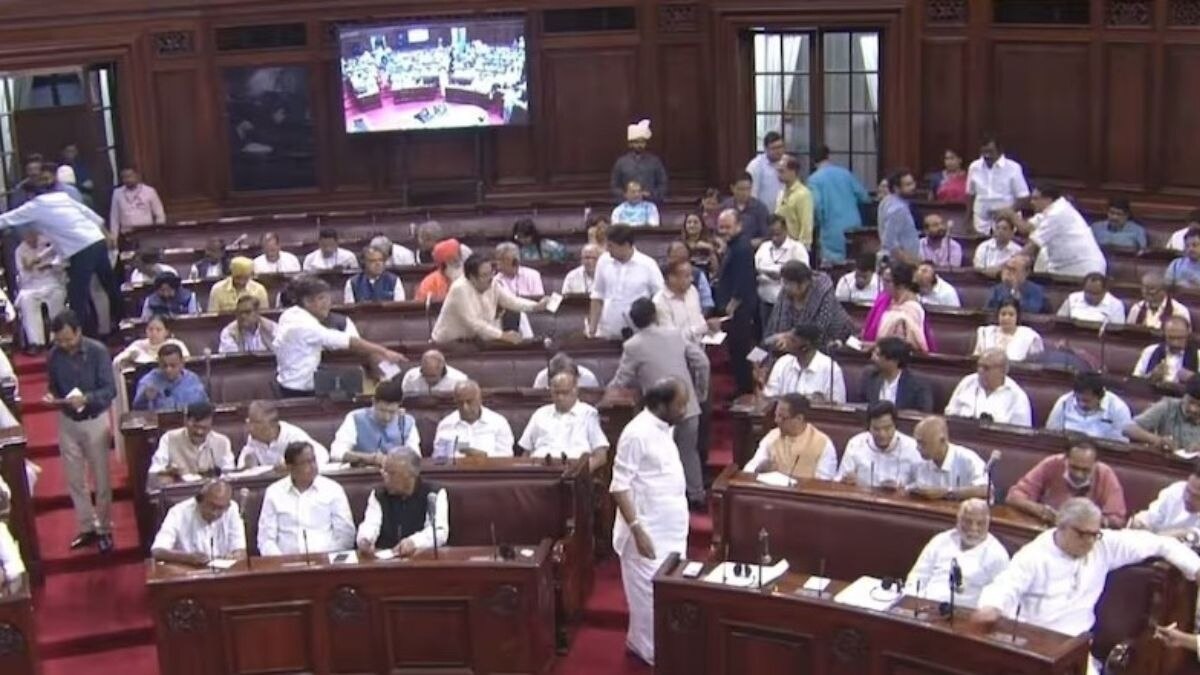 दिल्ली सेवा बिल को सेलेक्ट कमेटी में भेजने के प्रस्ताव पर बिना सहमति लिखा नाम, 5 सांसदों ने जताई नाराजगी