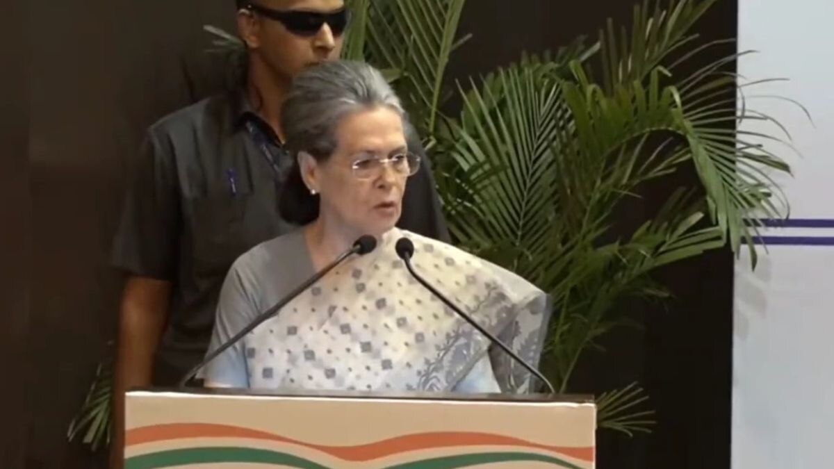 'अलगाव और नफरत को बढ़ावा देने वालों को आज सत्ता का समर्थन', सोनिया गांधी का सरकार पर निशाना