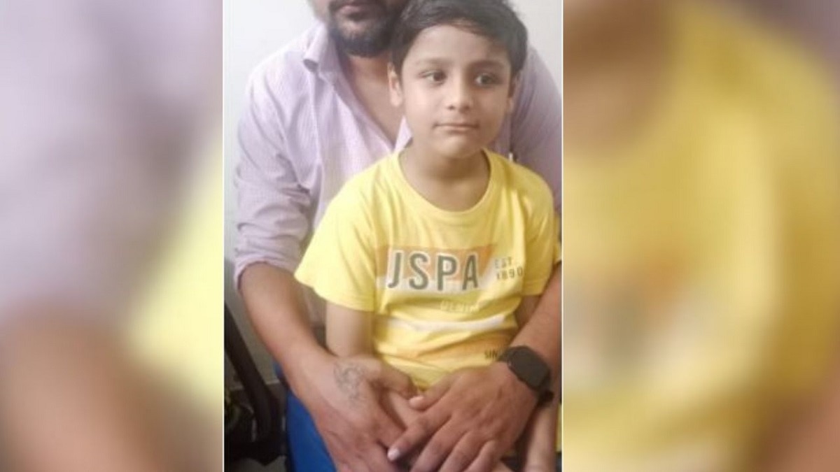 8 साल का गौरवान्वित.