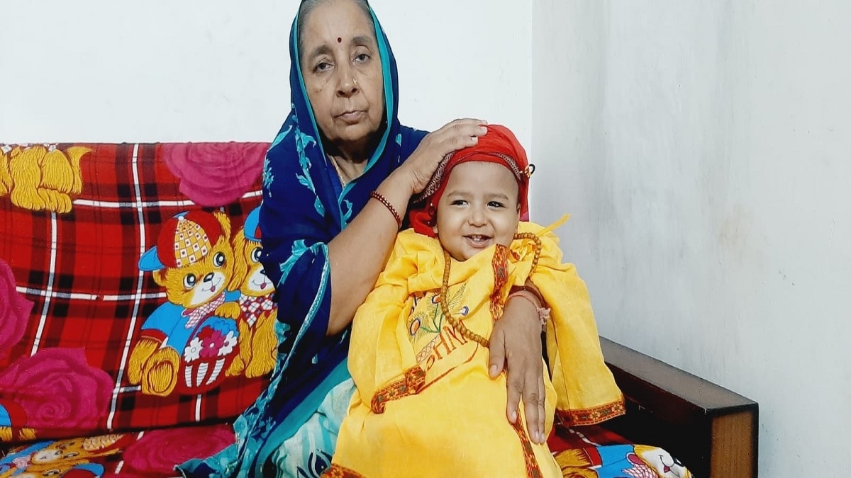 स्पाइनल मस्कुलर एट्रोफी रोग से पीड़ित है एक साल का भूदेव शर्मा (Photo Aajtak).