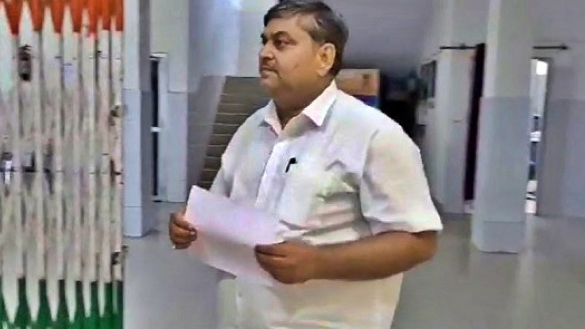 देवरिया के राजेंद्र शुक्ला ने शासन से लगाई गुहार 