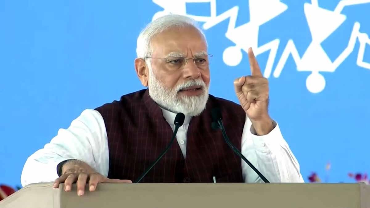 विपक्ष को अब प्रधानमंत्री नरेंद्र मोदी से संसद के विशेष सत्र में सरप्राइज का इंतजार है