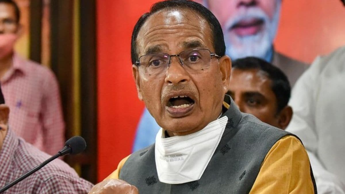 CM शिवराज ने टाला ऑपरेशन 'बेटी बाजार' से जुड़ा सवाल, सुप्रिया श्रीनेत बोलीं- शर्म से झुक गया सिर - aajtak sting operation beti bazaar exposed prostitution madhya pradesh rajasthan shivraj singh chouhan bjp congress minor girls trafficking ntc - AajTak