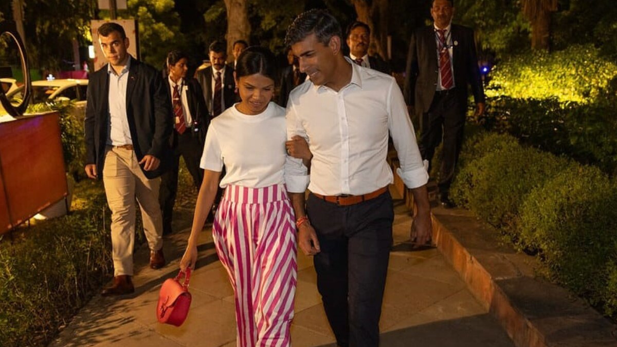 ऋषि सुनक पत्नी अक्षता के साथ अक्षरधाम मंदिर जाएंगे (फाइल फोटो)