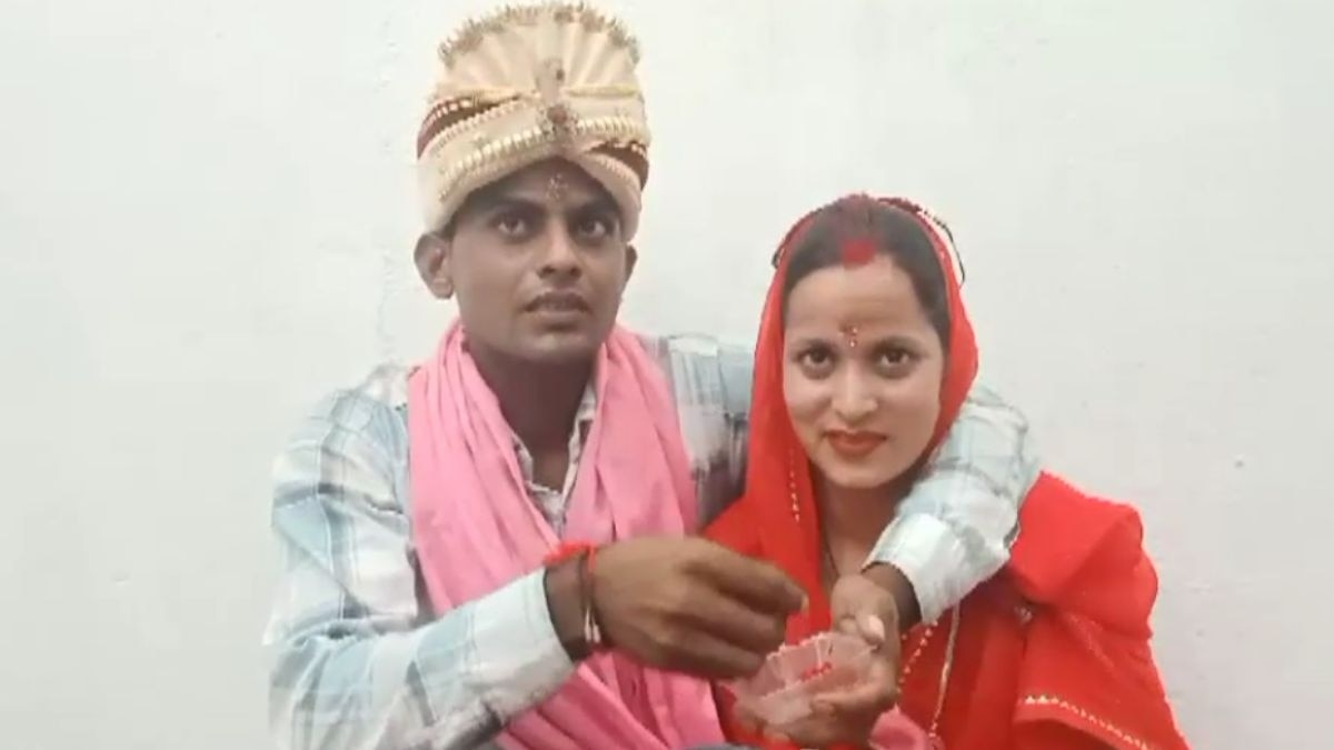 बरेली की इकरा ने प्रेमी आकाश से की शादी.