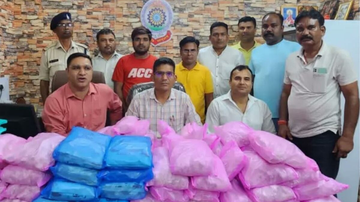 तीन आरोपियों के पास मिली पौने तीन करोड़ की चांदी.