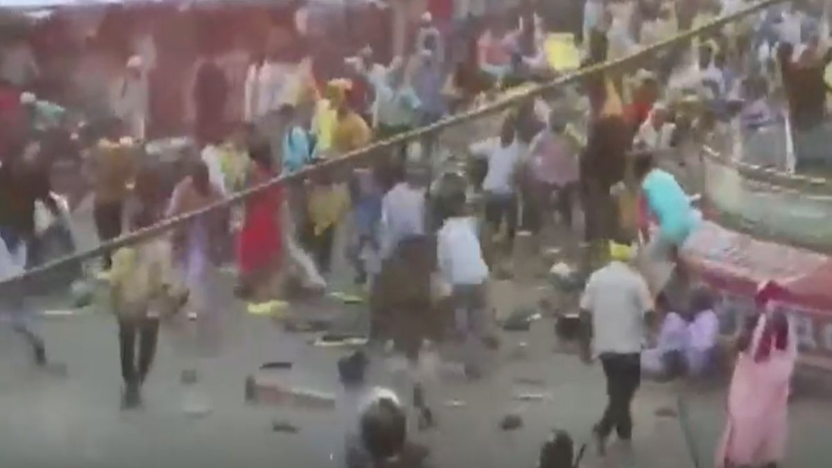 पार्टी कार्यकर्ताओं और पुलिस में झड़प. 