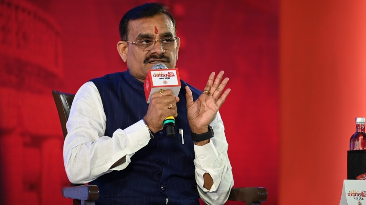 पंचायत आजतक मध्य प्रदेश में वीडी शर्मा