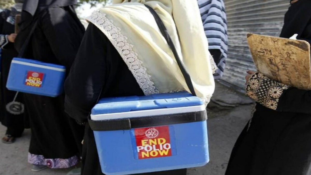 पाकिस्तान में पोलियो ड्रॉप पिलाना भी खतरे से खाली नहीं, खैबर पख्तूनख्वा में 4 हेल्थ वर्कर्स को किडनैप कर ले गए आतंकी