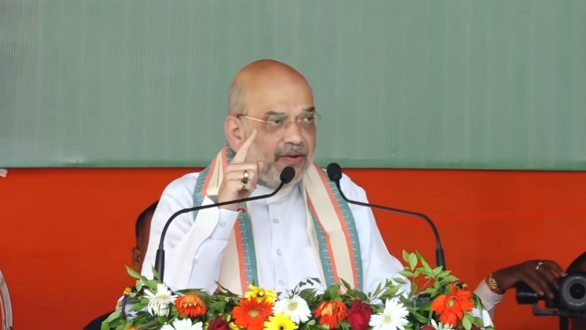 छत्तीसगढ़: अमित शाह के मंच पर दिखा वो शख्स जो बदल सकता है 12 प्रतिशत वोट का गणित