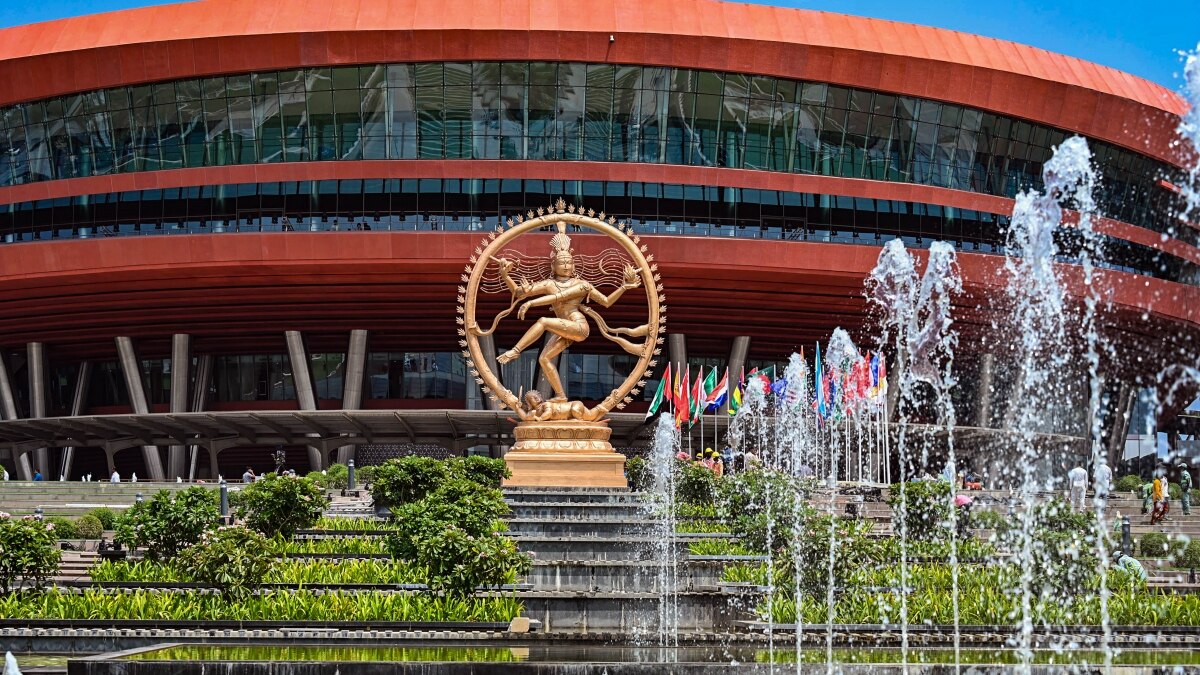 भारत मंडपम के पास से भी फव्वारों के नोजल चोरी