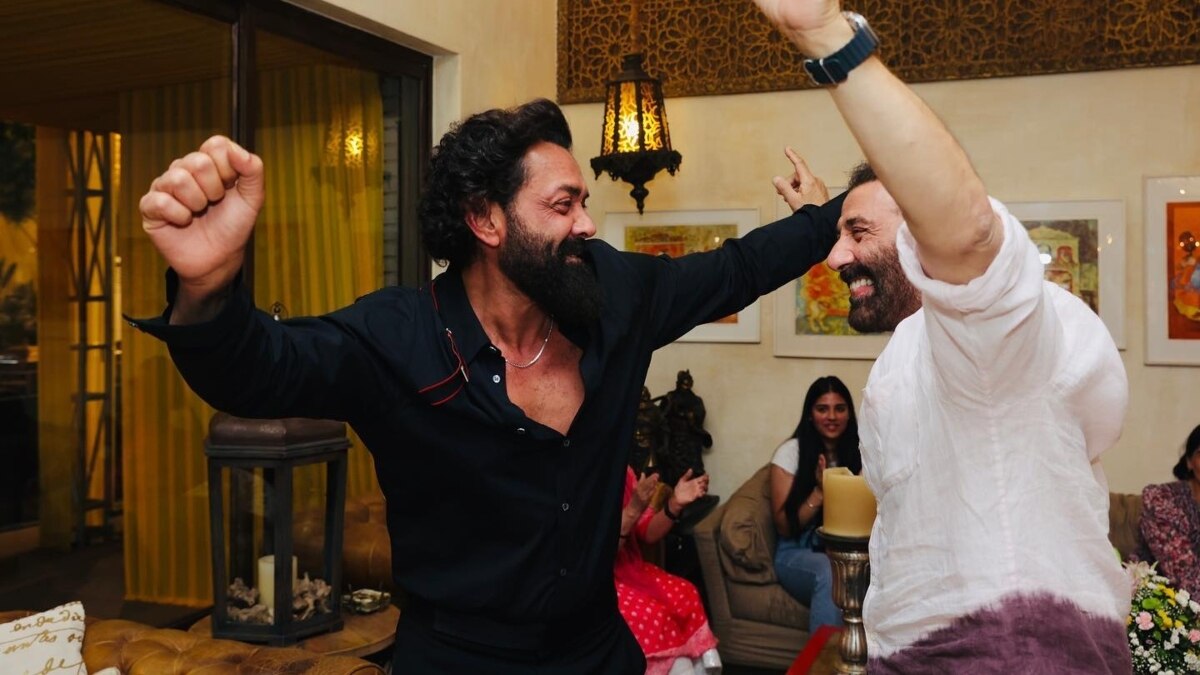 Happy Birthday Sunny Deol: जब सनी देओल संग बॉबी ने किया भांगड़ा, देओल परिवार की तस्वीर है यादगार