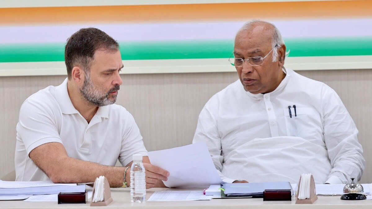 दिल्ली में AICC मुख्यालय में कांग्रेस के सभी उम्मीदवारों के नाम पर चर्चा हुई.