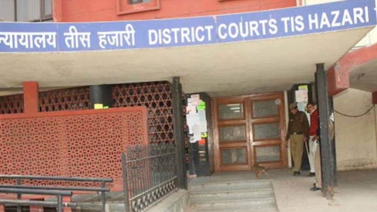 Delhi Court Firing Case: आठ वकीलों को मिली जमानत, एडवोकेट्स के दो गुट में हुई थी भिड़ंत