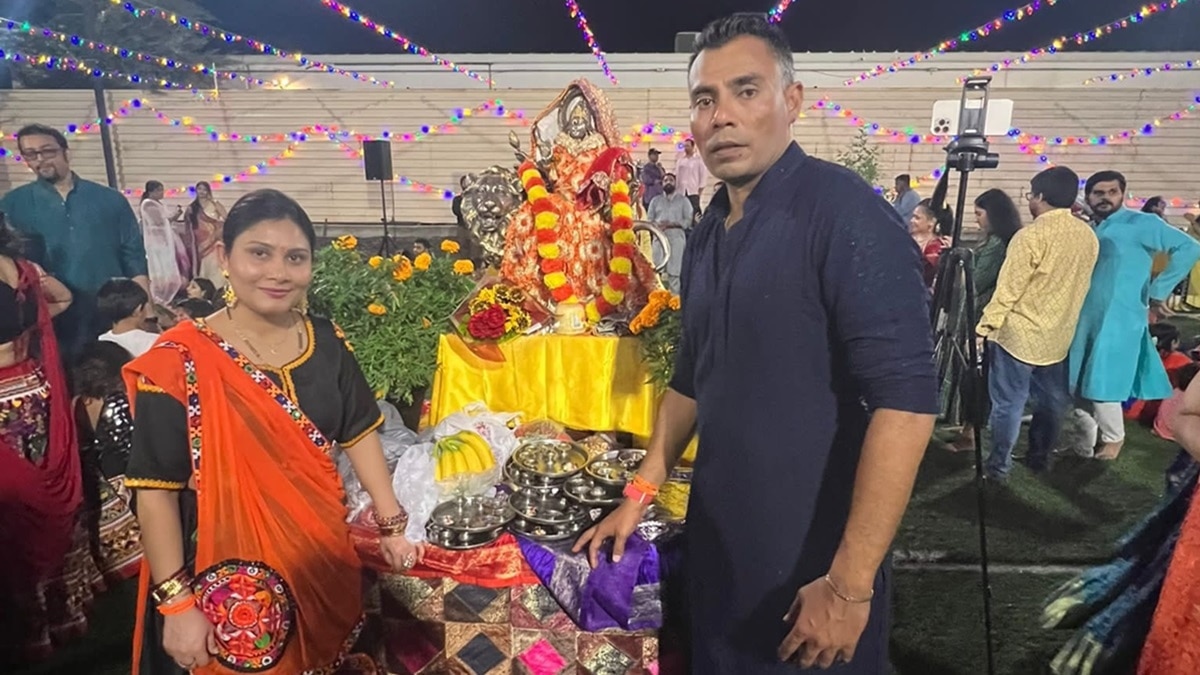 पाकिस्तान के पूर्व क्रिकेटर दानिश कनेरिया ने नवरात्रों में दुर्गा पूजा करते हुए