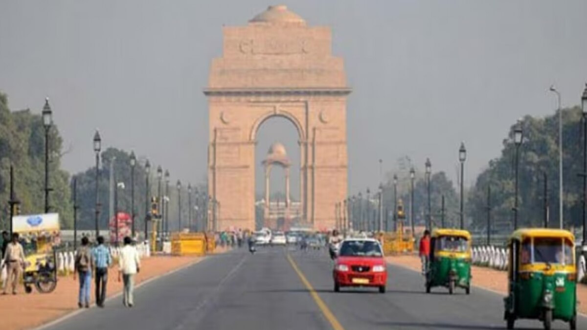 Delhi Pollution: मध्यम कैटेगरी में प्रदूषण के बीच आनंद विहार की हवा 'खराब', जानें दिल्ली के सभी इलाकों का AQI