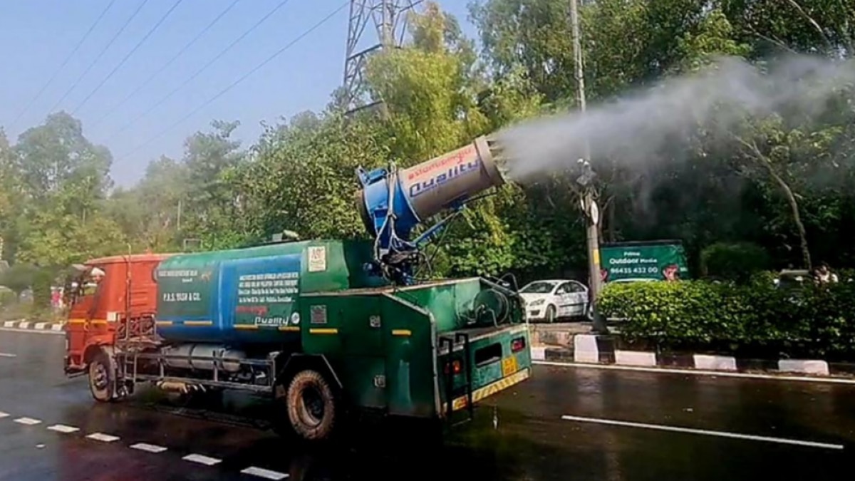 Delhi pollution level rise continuously