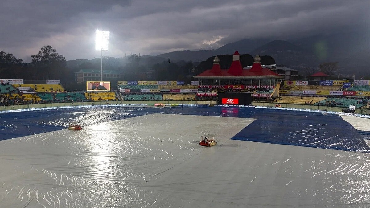 India vs New Zealand Dharamshala Weather Update: आज नहीं हो पाएगा भारत-न्यूजीलैंड मुकाबला! धर्मशाला में इंद्रदेव ने डेरा डाला
