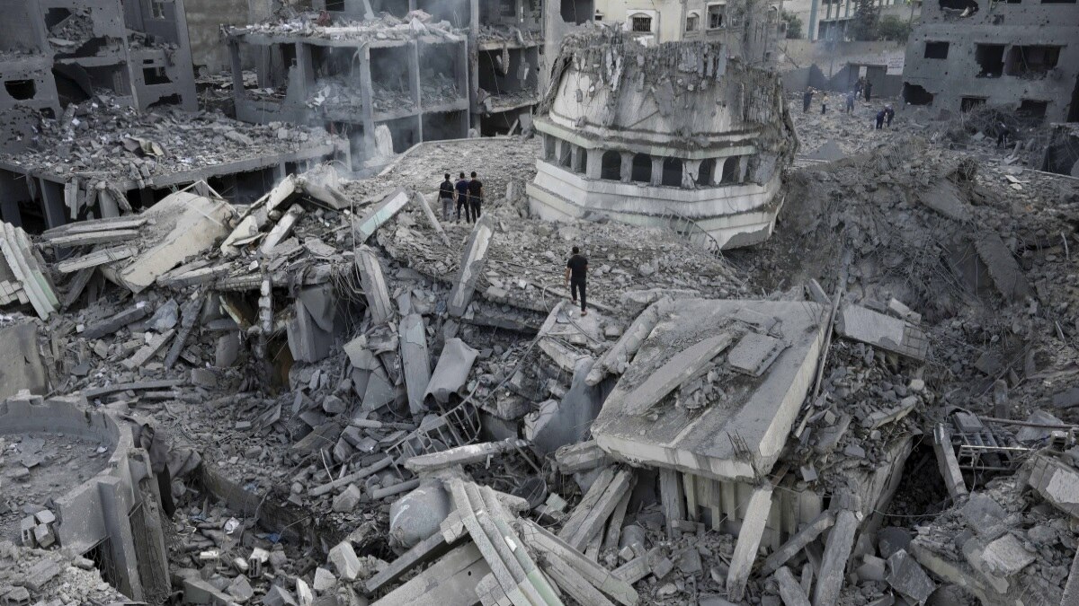इजरायल के जवाबी हमले में गाजा पट्टी की तमाम इमारतें तबाह हो गई हैं