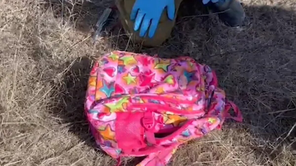 इजरायल में शवों के नीचे विस्फोटक छोड़ गए हमास के लड़ाके, स्कूली बच्चों के बैग में छिपाए थे बम, Video