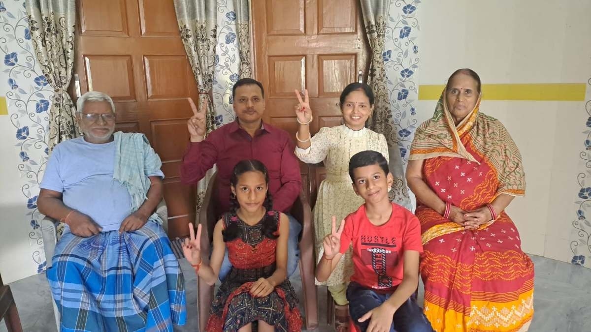 Success Story: सास ने पाले बच्चे, बहू-बेटे ने की पढ़ाई... BPSC की परीक्षा पास कर एक साथ बने टीचर