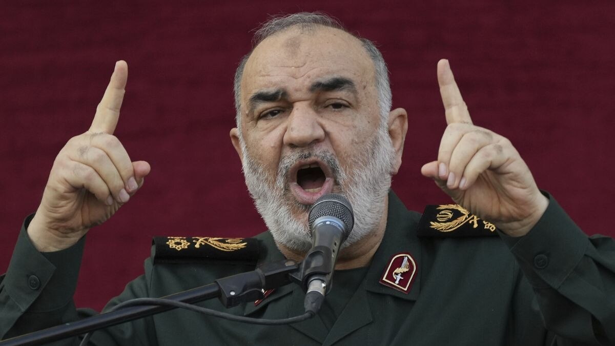 ईरान के रिवोल्यूशनरी गार्ड कॉर्प्स के कमांडर इन चीफ जनरल होसिन सलामी (फाइल फोटो)