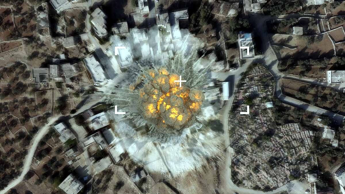 इजरायली एयरफोर्स ने 10 और 11 अक्टूबर के बीच की रात गाजा पट्टी में 80 से ज्यादा जगहों पर एयरस्ट्राइक किया. (प्रतीकात्मक फोटोः गेटी)